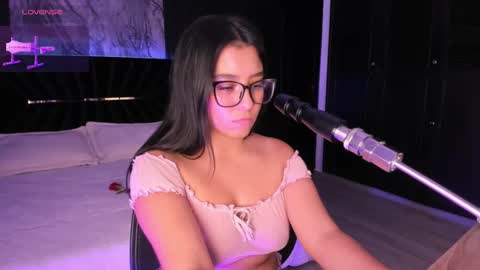 Ibbie Bennett online show from 8, 3, 2025