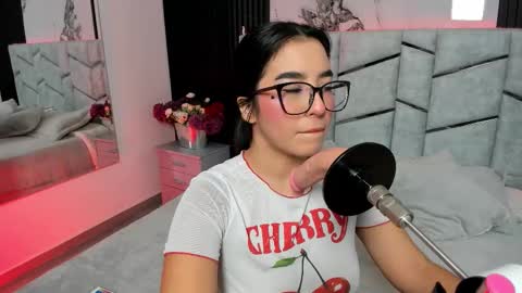 Ibbie Bennett online show from 15, 9, 2025