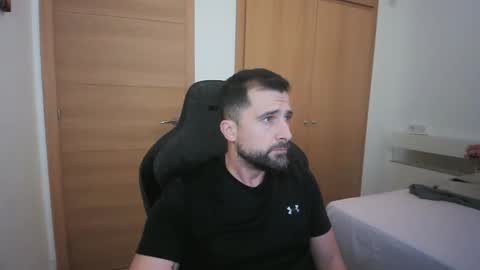 Snapshot of iberian_macho chatting on 20, 10, 2025 iberian_macho online show from 20, 10, 2025