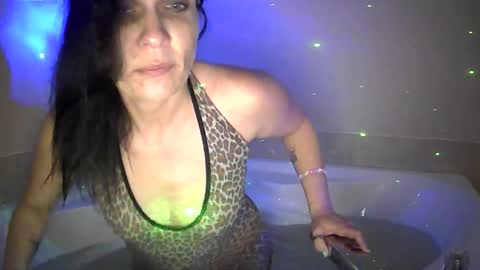 icarley8338 online show from 11, 2, 2026