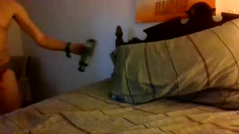 icarusfreefalling21 online show from 10, 9, 2025