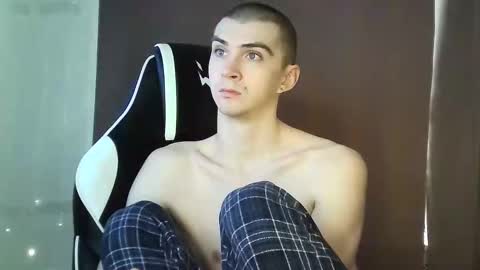 MAX online show from 4, 2, 2025