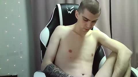 MAX online show from 4, 2, 2025