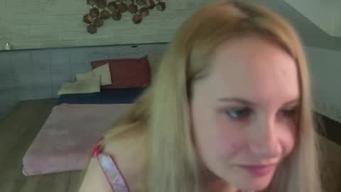 Snapshot of icebluebabe chatting on 18, 5, 2026 Ice Blue online show from 18, 5, 2026
