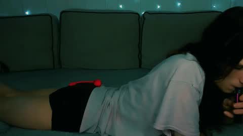 Snapshot of iceseeker2 chatting on 22, 12, 2025 Mike online show from 22, 12, 2025