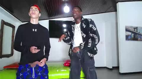 THOMAS AND DAMIAND online show from 27, 10, 2025