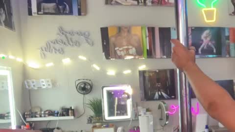 Snapshot of icyduo chatting on 21, 10, 2025 doubletrouble online show from 21, 10, 2025