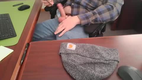 Snapshot of ifuk1stdate chatting on 18, 2, 2025 Hung office Stud online show from 18, 2, 2025