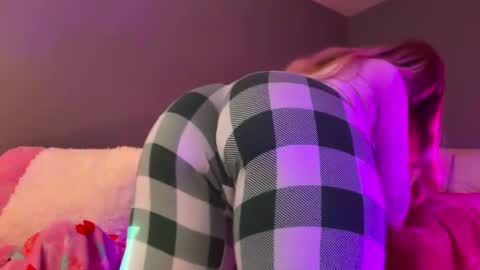 Snapshot of iheartcassie2844 chatting on 17, 9, 2025 cassie online show from 17, 9, 2025