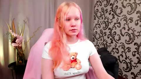 Snapshot of illando chatting on 19, 9, 2025 Annie online show from 19, 9, 2025