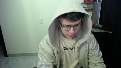 Snapshot of im__noah chatting on 2, 3, 2025 im__noah online show from 2, 3, 2025