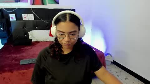 Angela online show from 26, 2, 2025