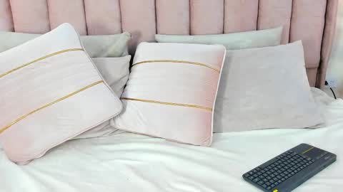 Caro   online show from 18, 11, 2025