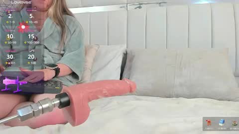 DAHLIA online show from 30, 1, 2025