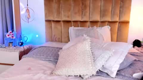 Anna  online show from 15, 2, 2025