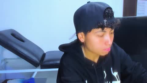 Snapshot of im_mathias chatting on 11, 2, 2026 mathias online show from 11, 2, 2026