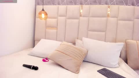 Snapshot of im_miadoll chatting on 7, 3, 2026 im_miadoll online show from 7, 3, 2026