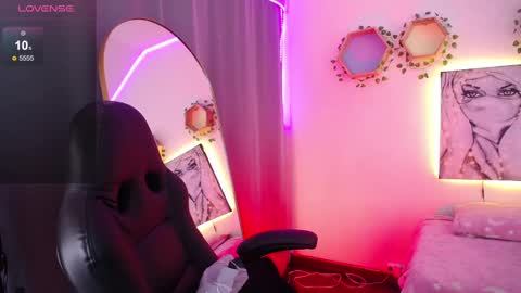 Jade Rosse online show from 7, 10, 2025