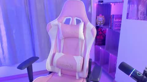 Snapshot of imbabedani chatting on 4, 12, 2025 Danibabe online show from 4, 12, 2025