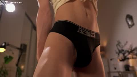 Snapshot of imkawaiiboi chatting on 26, 10, 2025 sasha hethey online show from 26, 10, 2025