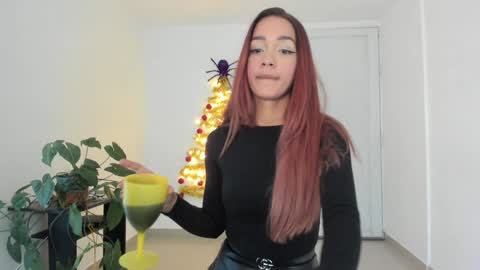 mia ---------  COL TIME online show from 30, 12, 2024