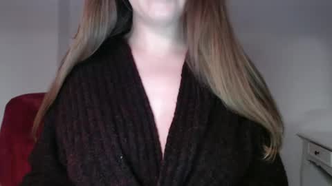 Snapshot of immouss chatting on 3, 12, 2024 Pola online show from 3, 12, 2024