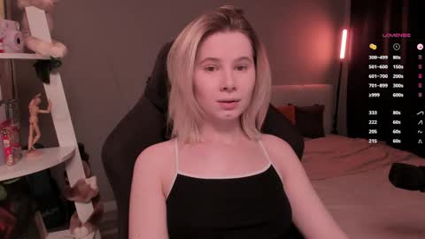 Snapshot of imnotmia chatting on 2, 5, 2026 Mia online show from 2, 5, 2026
