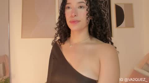 Snapshot of imsarah__ chatting on 24, 10, 2025 Sara online show from 24, 10, 2025