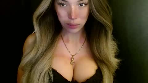 Queen Gwen online show from 27, 10, 2025