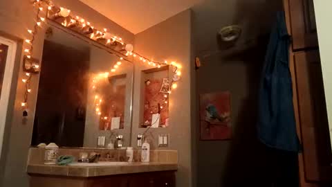 Snapshot of in_this_moment_ chatting on 21, 12, 2025 in_this_moment_ online show from 21, 12, 2025