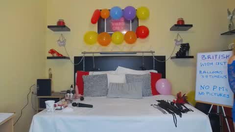 inannalove online show from 9, 3, 2025