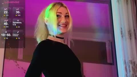  Dina  Help me reach 100 likes  online show from 19, 9, 2025