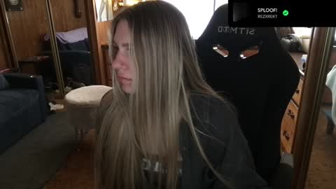 Snapshot of incognitoqueen chatting on 31, 12, 2024 Carter online show from 31, 12, 2024