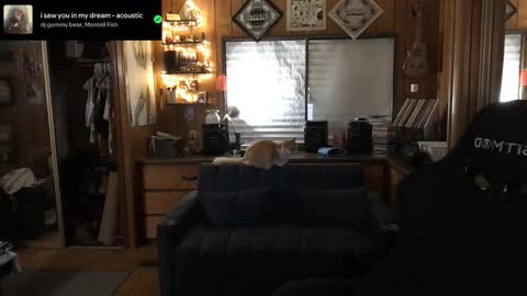 Snapshot of incognitoqueen chatting on 12, 10, 2025 Carter online show from 12, 10, 2025