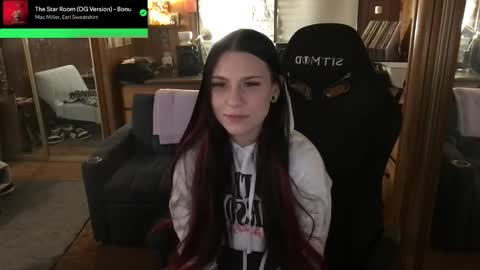 Snapshot of incognitoqueen chatting on 4, 12, 2025 Carter online show from 4, 12, 2025