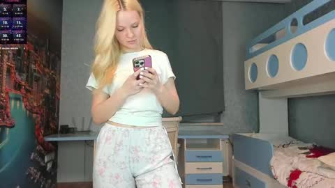Snapshot of incredible__shell_ chatting on 5, 5, 2026 Masha online show from 5, 5, 2026