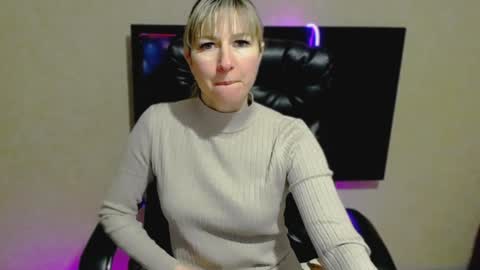 Snapshot of incredible_ariela chatting on 2, 12, 2024 incredible_ariela online show from 2, 12, 2024