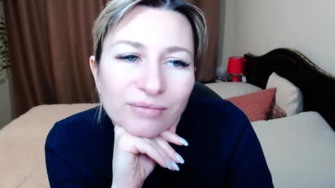 Snapshot of incredible_ariela chatting on 15, 12, 2024 incredible_ariela online show from 15, 12, 2024