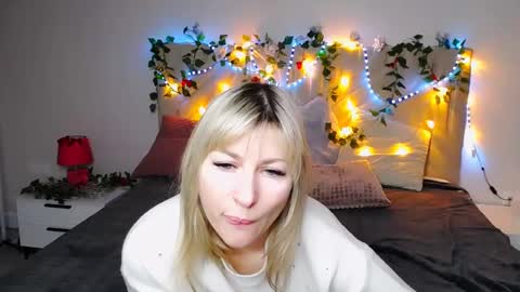 Snapshot of incredible_ariela chatting on 6, 3, 2025 incredible_ariela online show from 6, 3, 2025