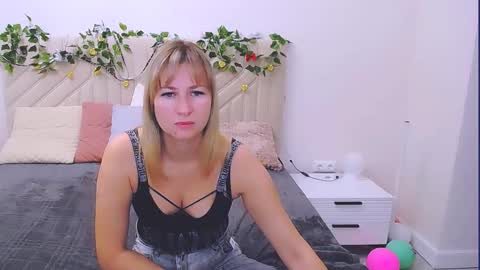 Snapshot of incredible_ariela chatting on 16, 9, 2025 incredible_ariela online show from 16, 9, 2025
