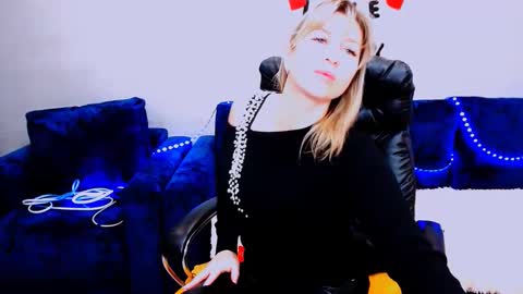 Snapshot of incredible_ariela chatting on 27, 9, 2025 incredible_ariela online show from 27, 9, 2025