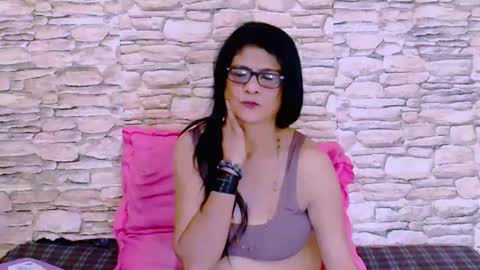 Snapshot of indianallure chatting on 15, 2, 2025 Femiez online show from 15, 2, 2025
