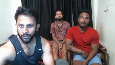 Snapshot of indiandesiguys2023 chatting on 26, 10, 2025 indian guys for you online show from 26, 10, 2025