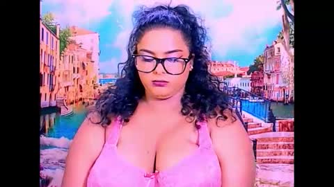 Snapshot of indianfairy4u chatting on 18, 12, 2025 natasha online show from 18, 12, 2025