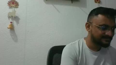 Snapshot of indianlover1433 chatting on 27, 10, 2025 Indian lover online show from 27, 10, 2025