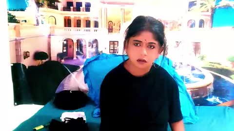 Mika online show from 15, 12, 2025