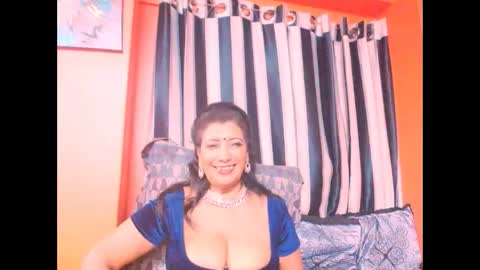 Snapshot of indiansarika65 chatting on 8, 12, 2024 indiansarika65 online show from 8, 12, 2024