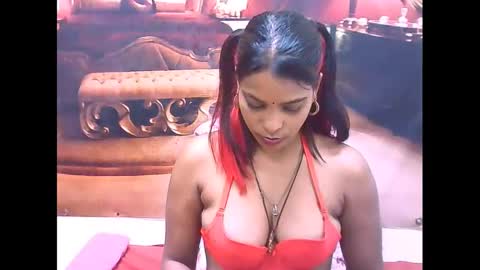 indiansexyass4u2luv online show from 26, 1, 2025