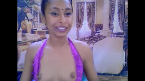 indiansexybutt4u2luv online show from 26, 2, 2026