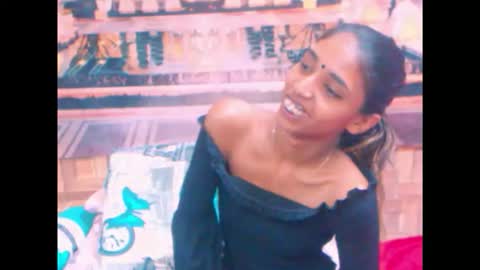 indiansexyslender4u2luv online show from 17, 10, 2025